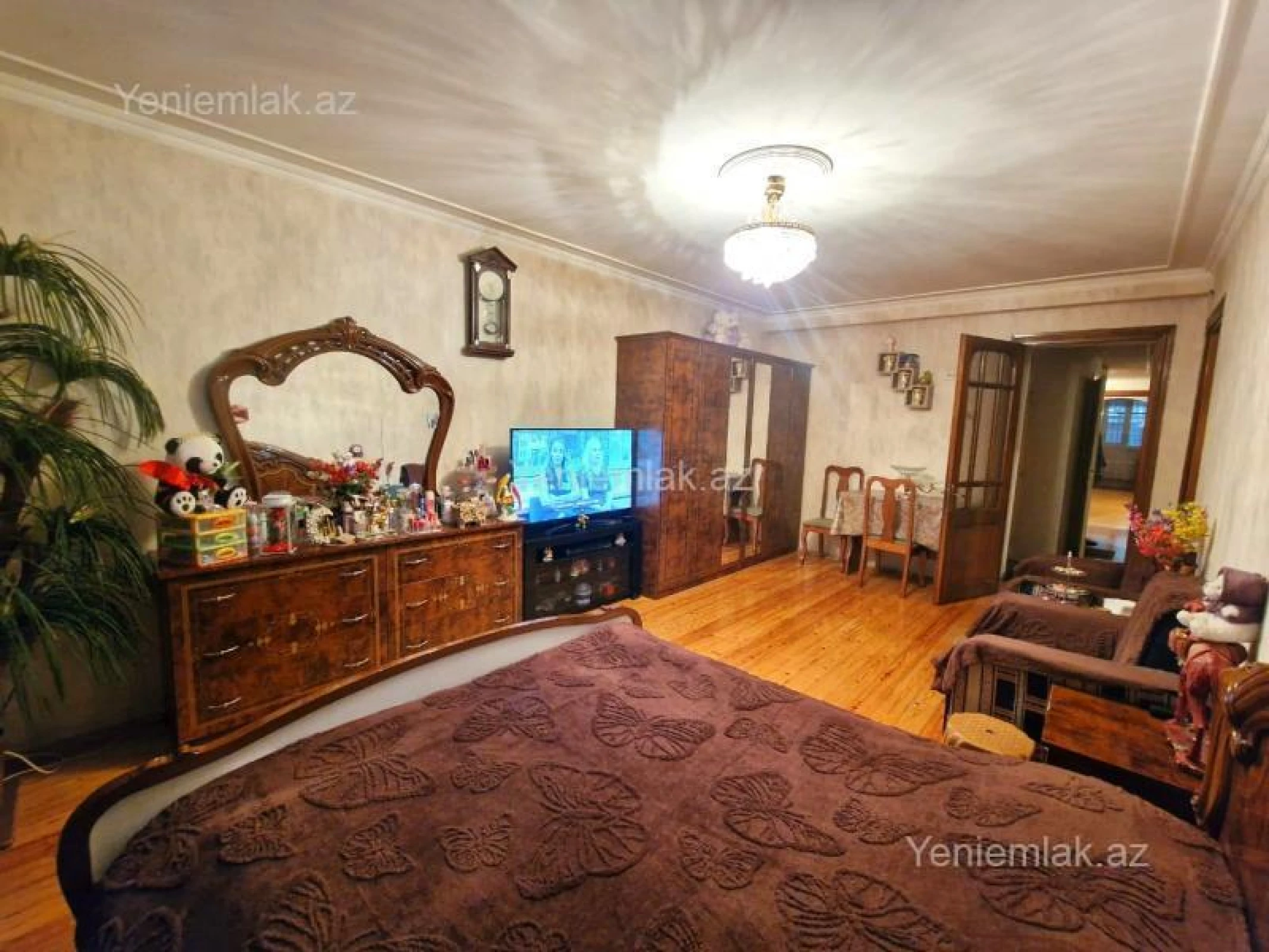 Satılır 4 otaqlı köhnə tikili 100 m²