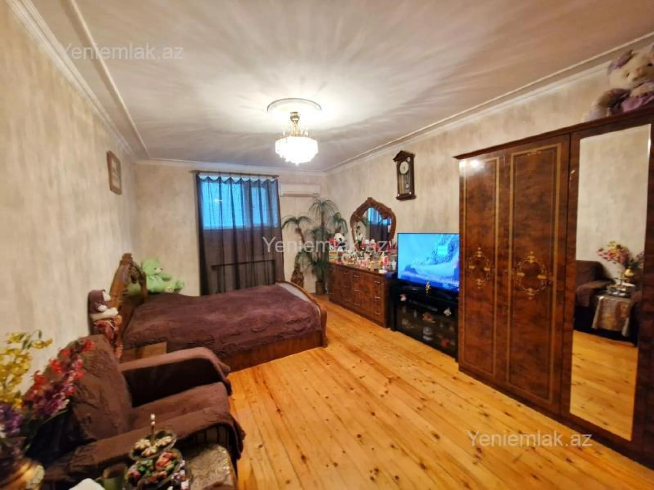 Satılır 4 otaqlı köhnə tikili 100 m²