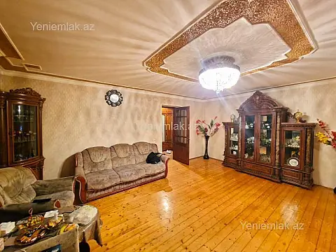 Satılır 4 otaqlı köhnə tikili 100 m²