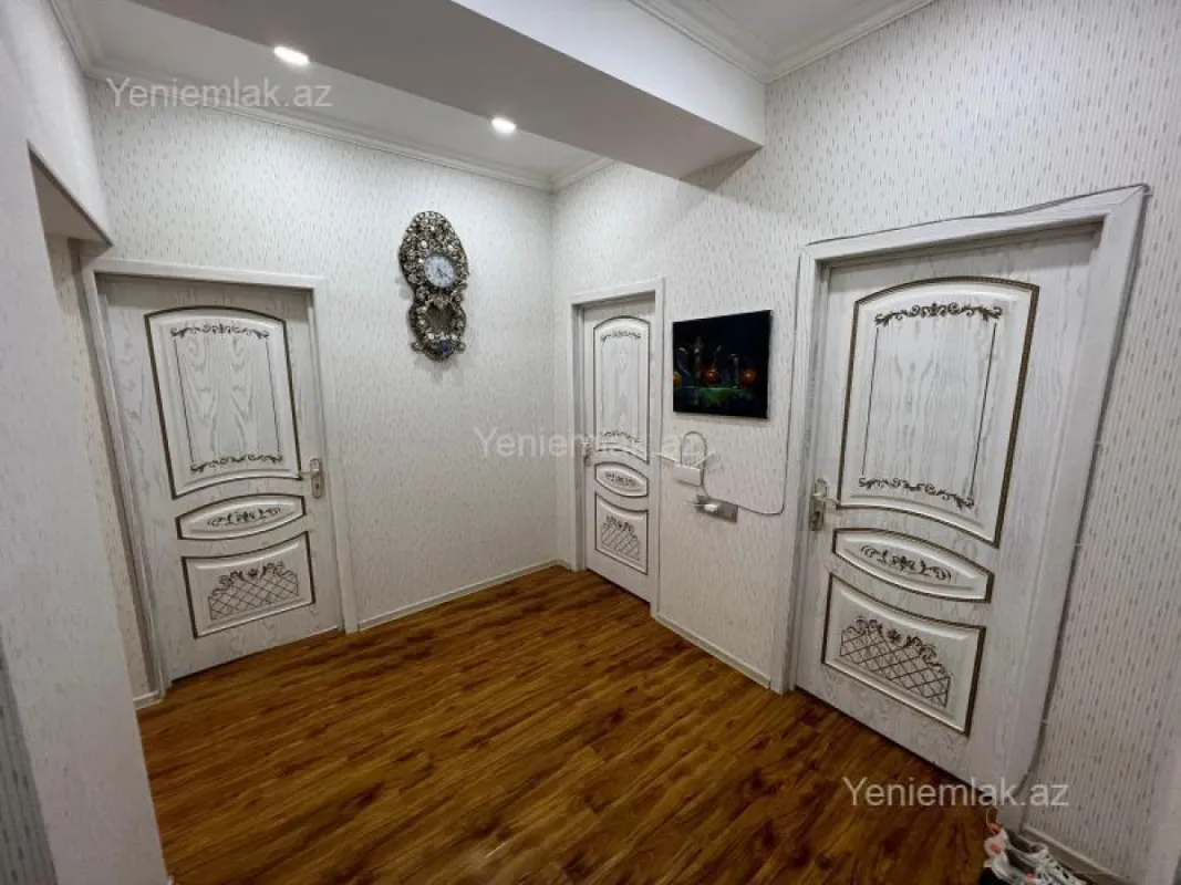 Satılır 3 otaqlı yeni tikili 115 m²