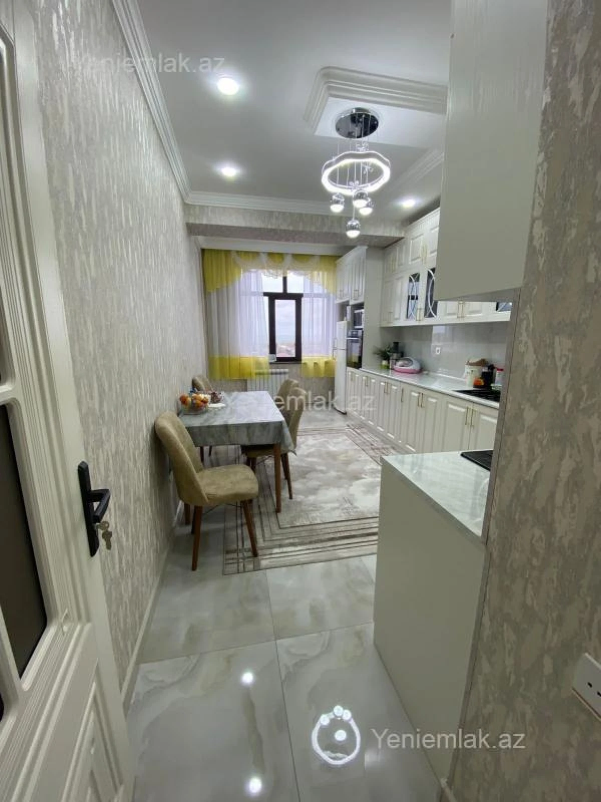 Satılır 3 otaqlı yeni tikili 130 m²