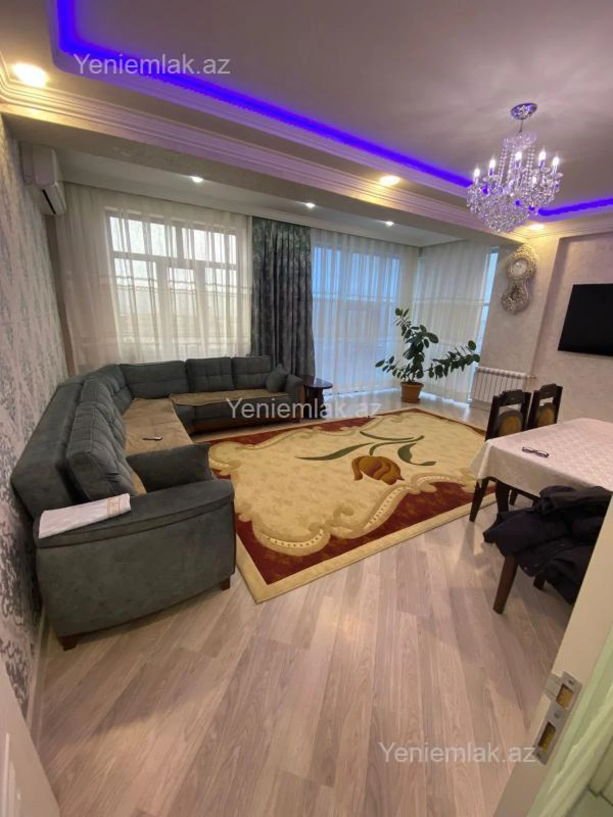 Satılır 3 otaqlı yeni tikili 130 m²
