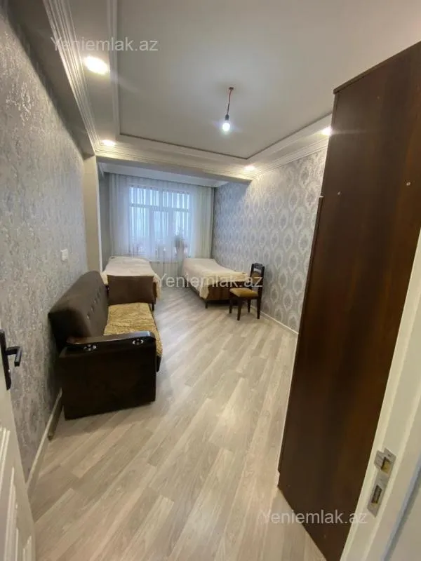 Satılır 3 otaqlı yeni tikili 130 m²