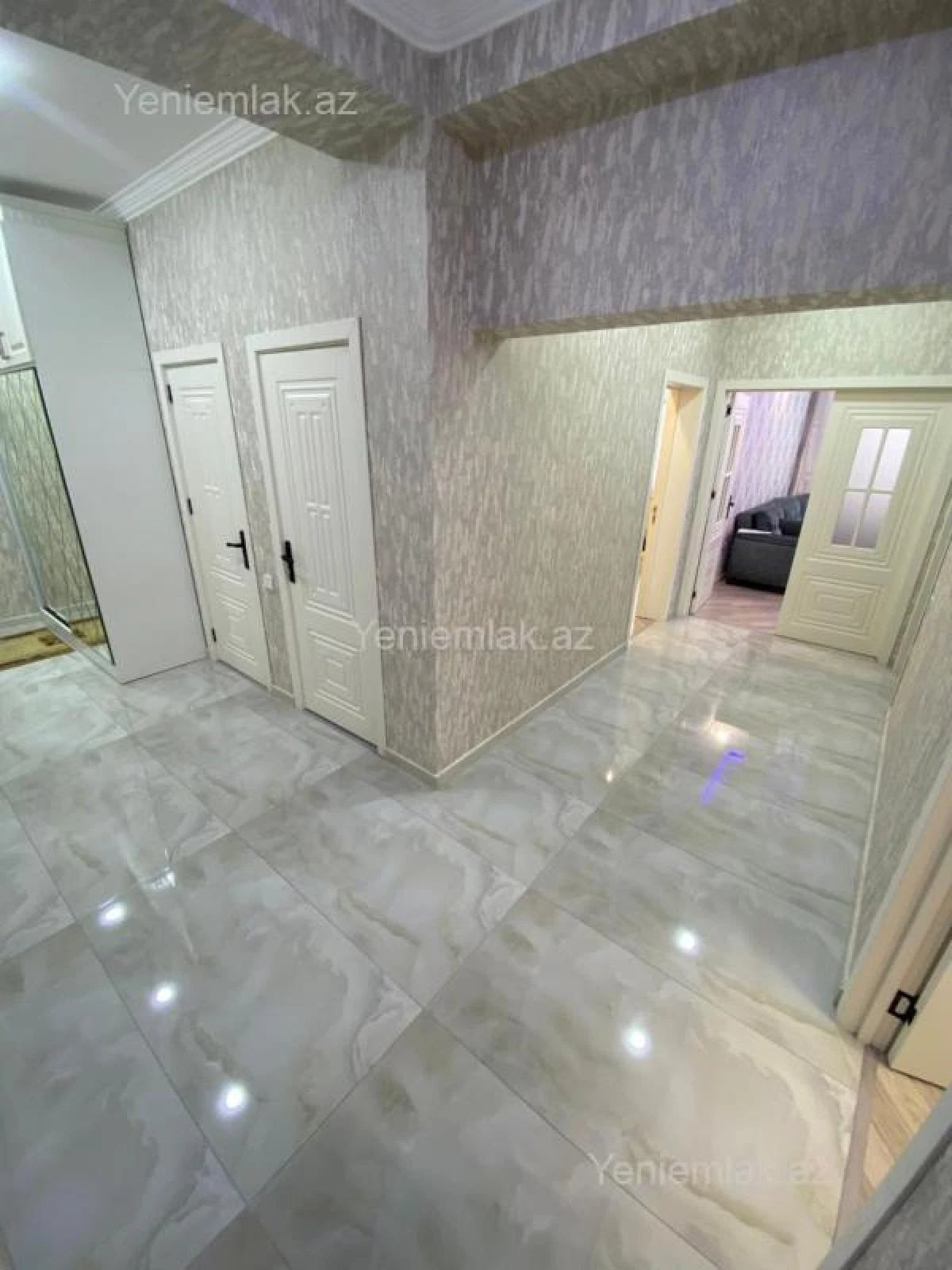 Satılır 3 otaqlı yeni tikili 130 m²