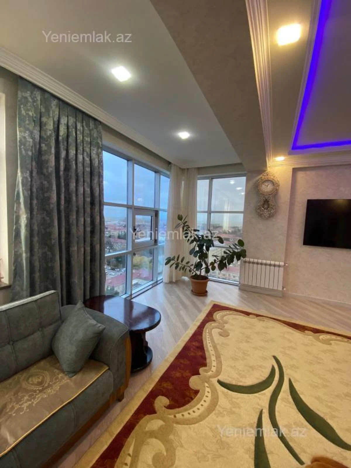 Satılır 3 otaqlı yeni tikili 130 m²