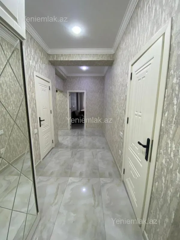 Satılır 3 otaqlı yeni tikili 130 m²