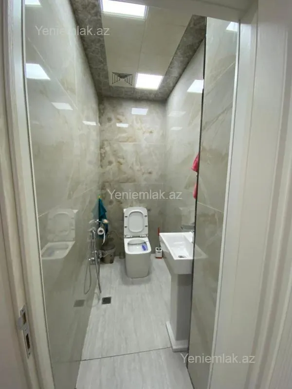 Satılır 3 otaqlı yeni tikili 130 m²