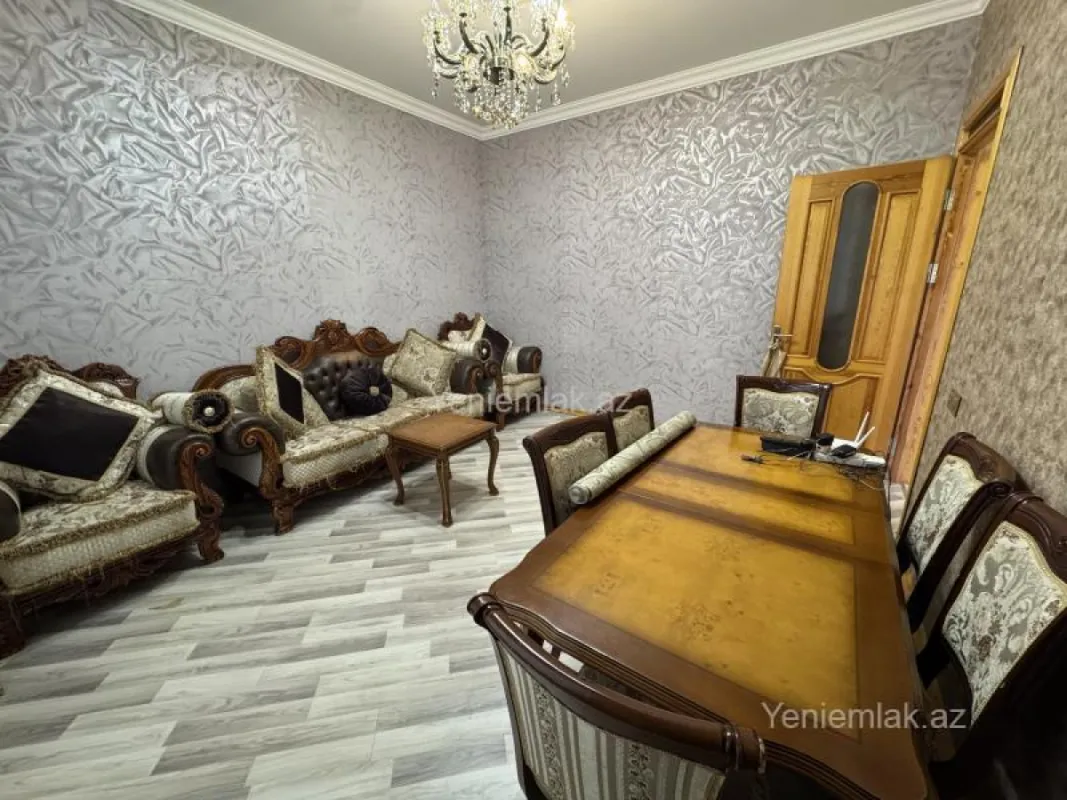 Satılır 5 otaqlı həyət evi 200 m²