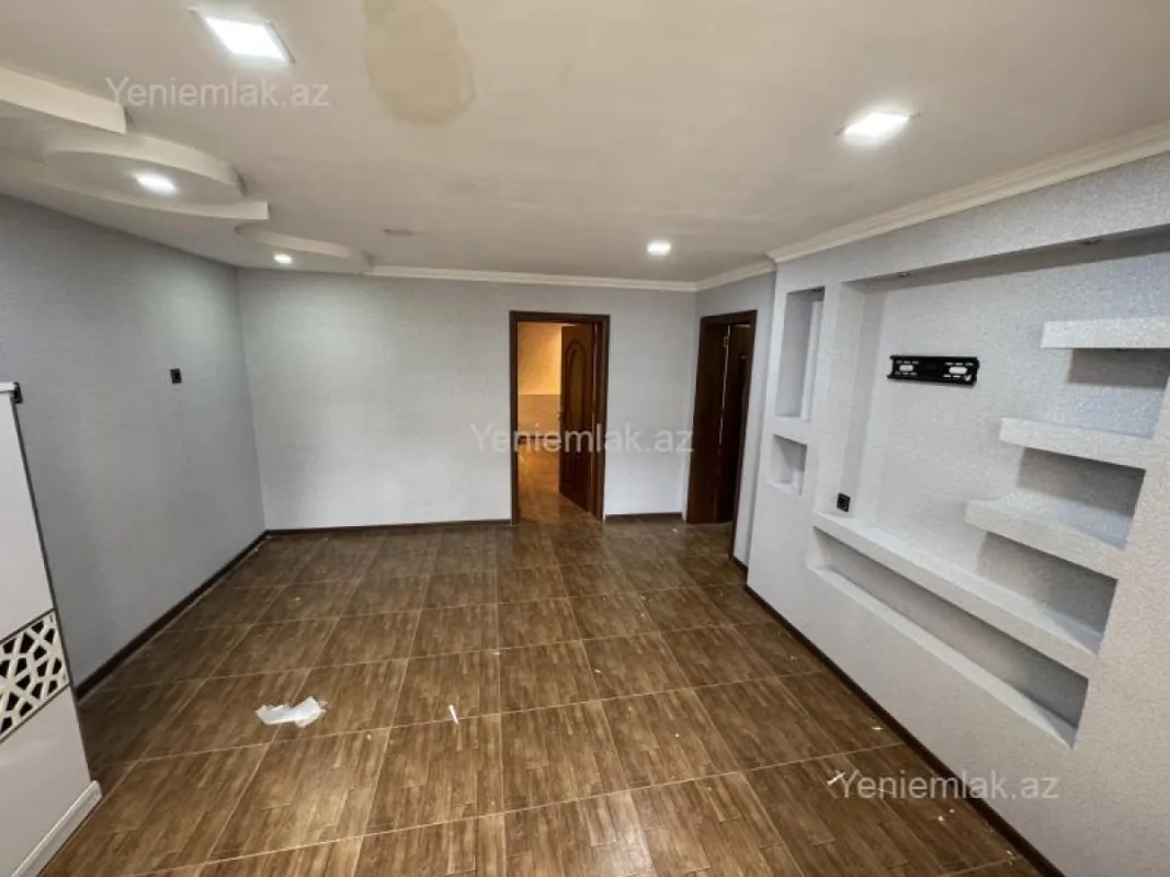 Satılır 5 otaqlı həyət evi 200 m²