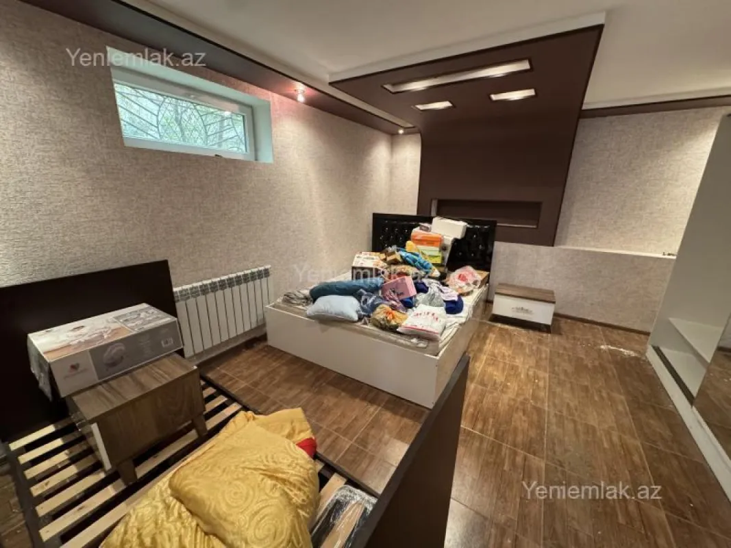 Satılır 5 otaqlı həyət evi 200 m²