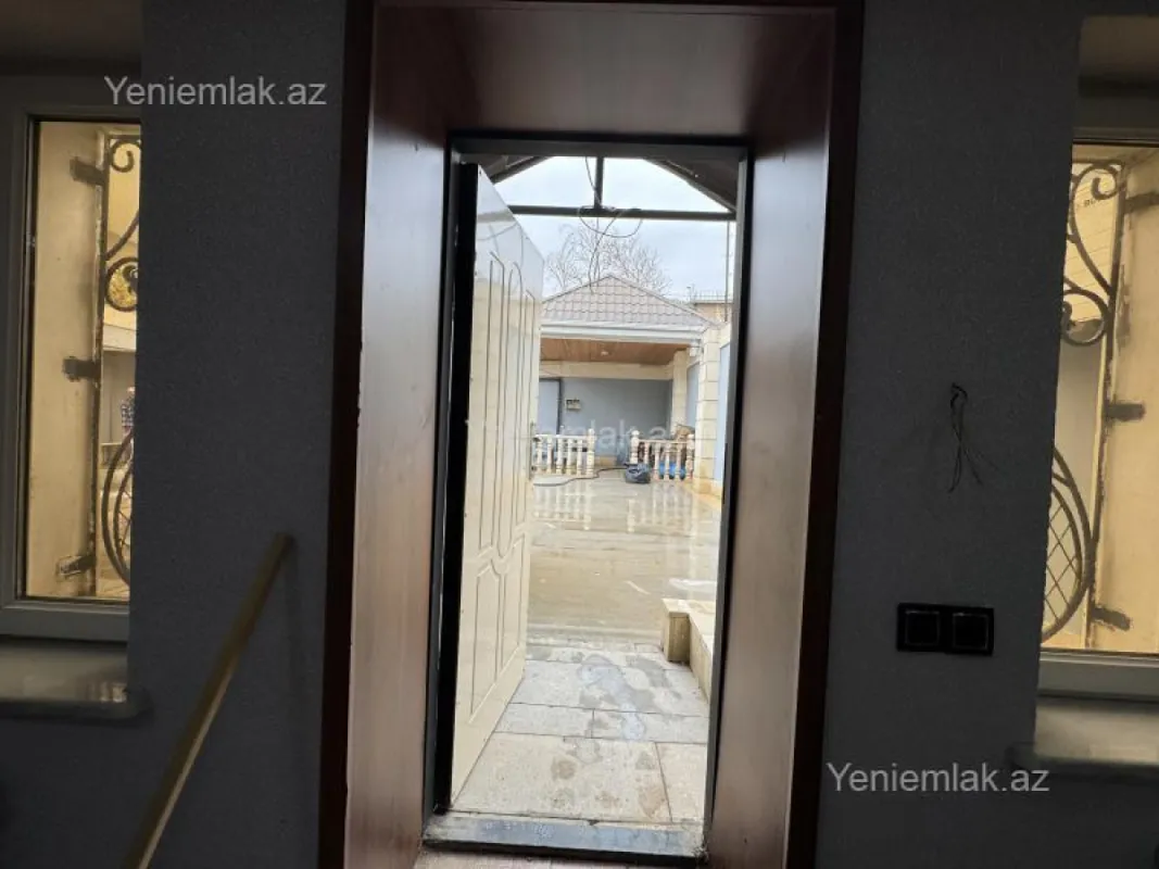 Satılır 5 otaqlı həyət evi 200 m²