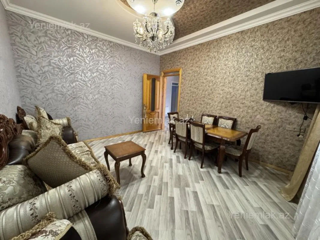 Satılır 5 otaqlı həyət evi 200 m²