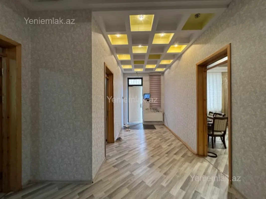 Satılır 5 otaqlı həyət evi 200 m²