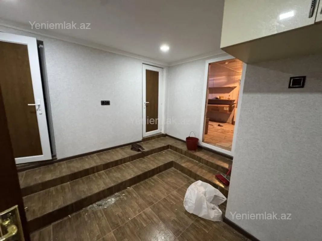 Satılır 5 otaqlı həyət evi 200 m²