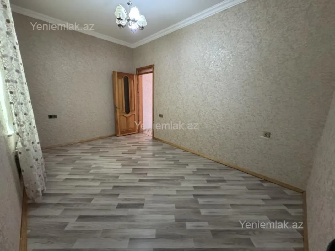 Satılır 5 otaqlı həyət evi 200 m²
