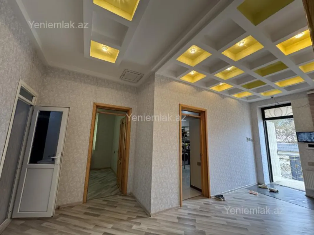 Satılır 5 otaqlı həyət evi 200 m²