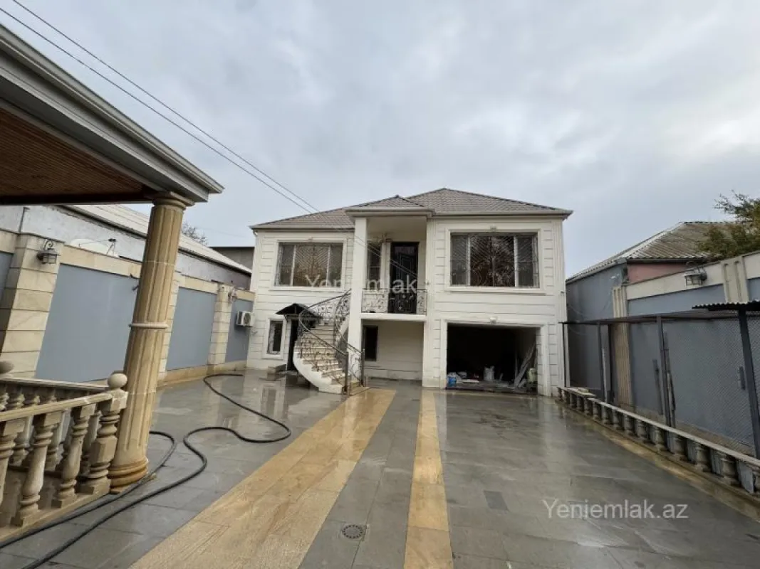 Satılır 5 otaqlı həyət evi 200 m²