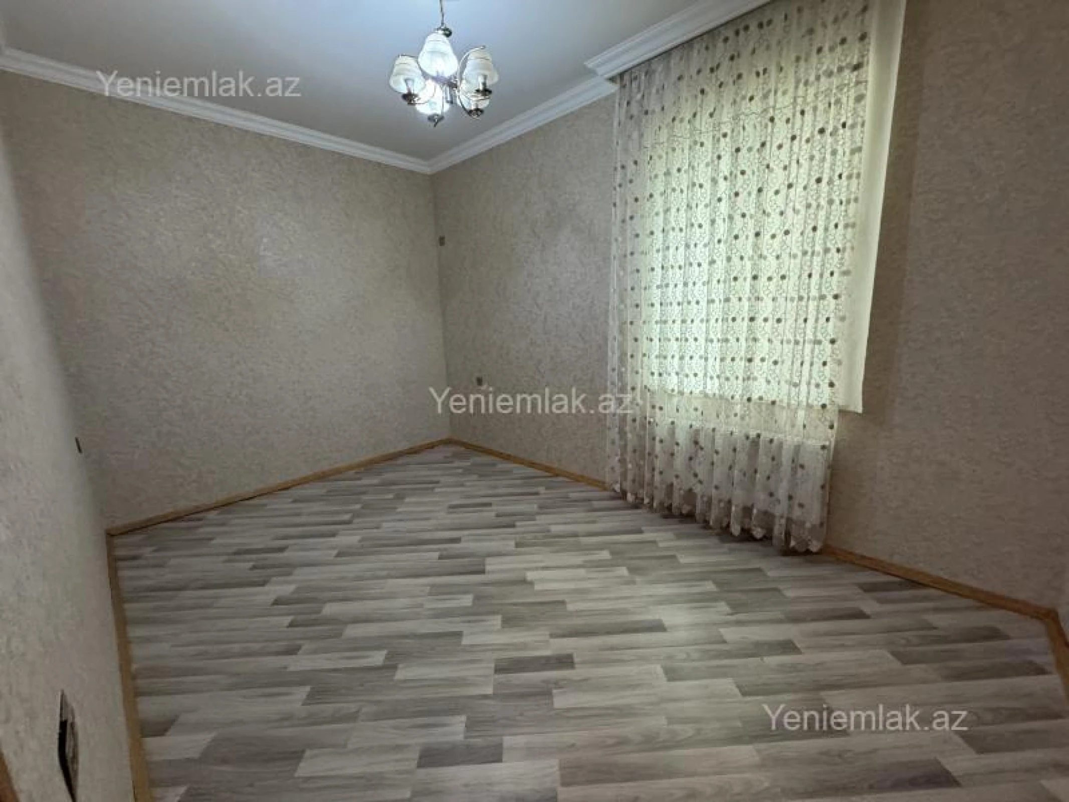 Satılır 5 otaqlı həyət evi 200 m²