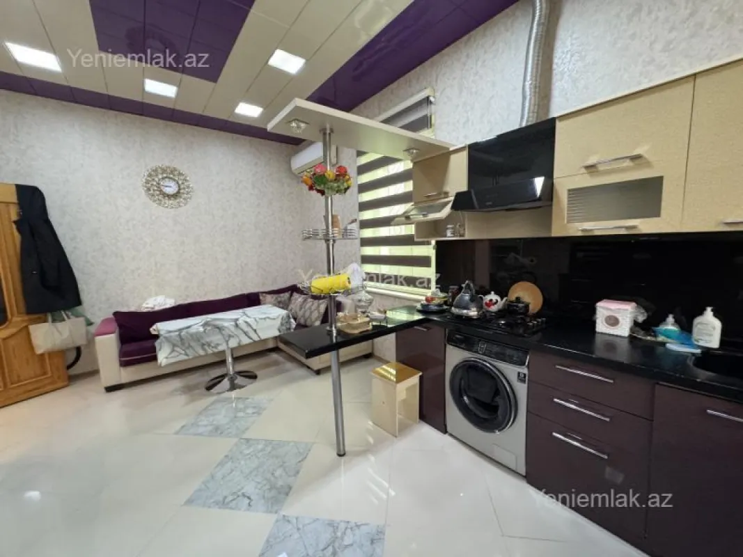 Satılır 5 otaqlı həyət evi 200 m²