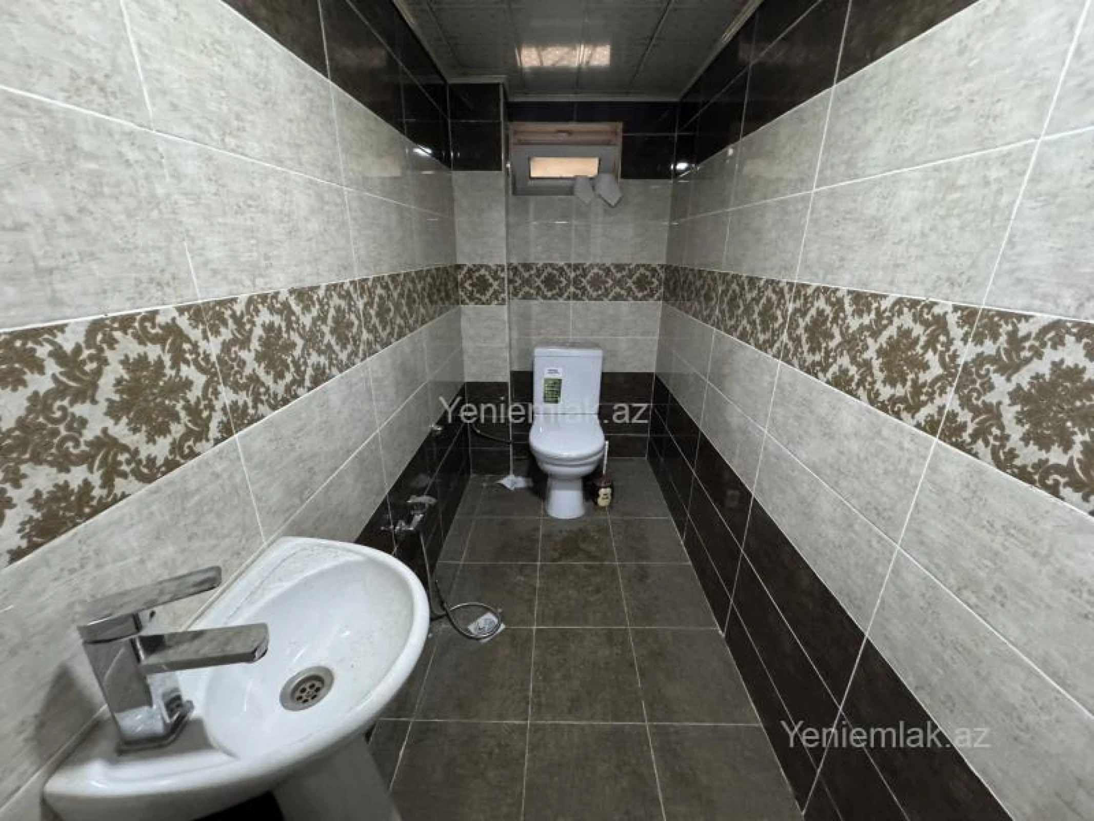 Satılır 5 otaqlı həyət evi 200 m²
