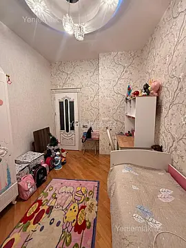 Satılır 3 otaqlı yeni tikili 70 m²