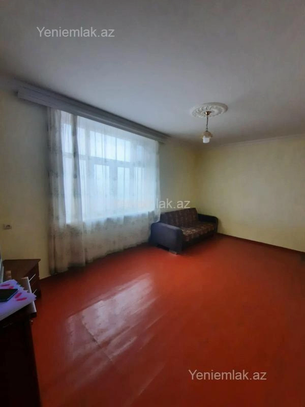 Satılır 2 otaqlı köhnə tikili 65 m²