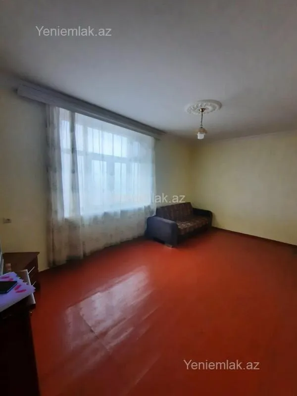 Satılır 2 otaqlı köhnə tikili 65 m²