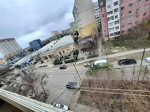 Satılır 2 otaqlı köhnə tikili 65 m²
