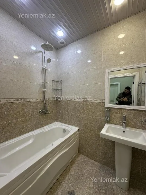 Satılır 3 otaqlı yeni tikili 72 m²