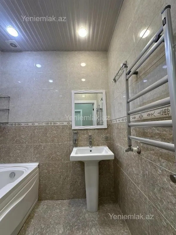 Satılır 3 otaqlı yeni tikili 72 m²