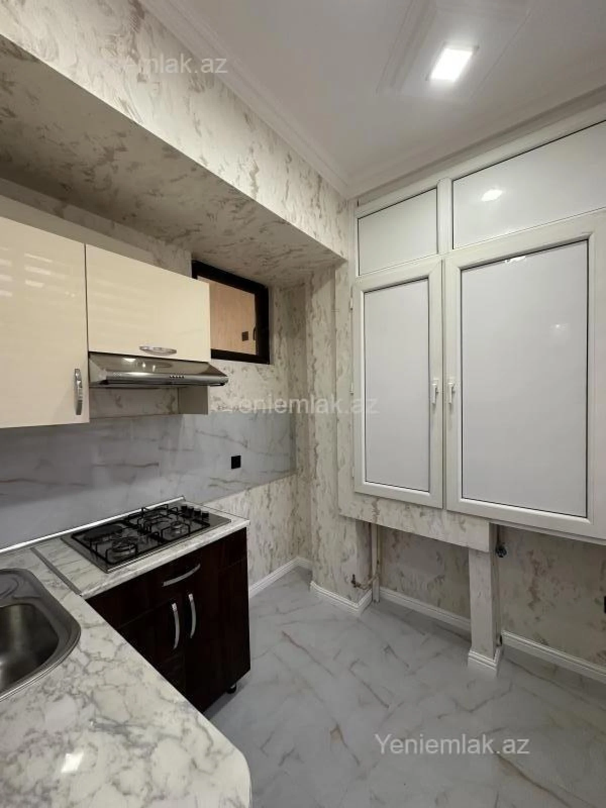 Satılır 3 otaqlı yeni tikili 72 m²
