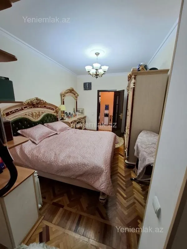 Satılır 2 otaqlı köhnə tikili 55 m²