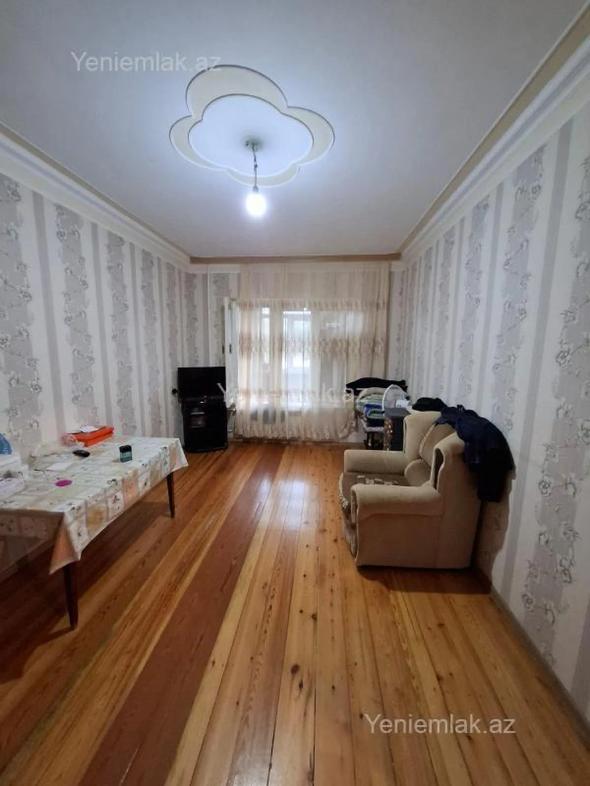 Satılır 2 otaqlı köhnə tikili 55 m²