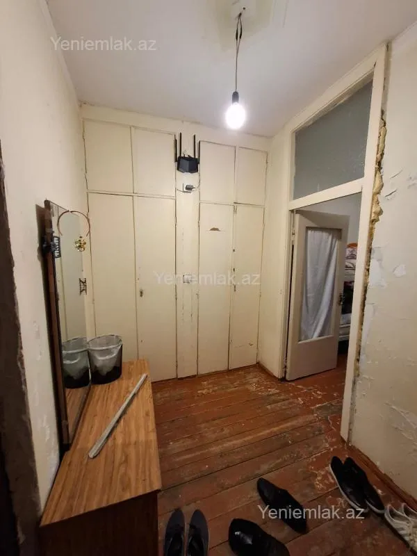 Satılır 2 otaqlı köhnə tikili 55 m²