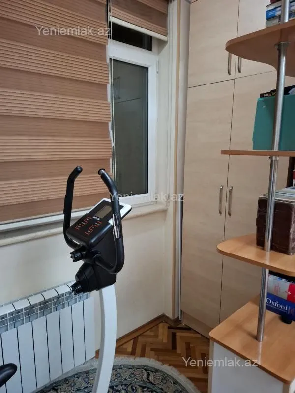 Satılır 2 otaqlı köhnə tikili 55 m²