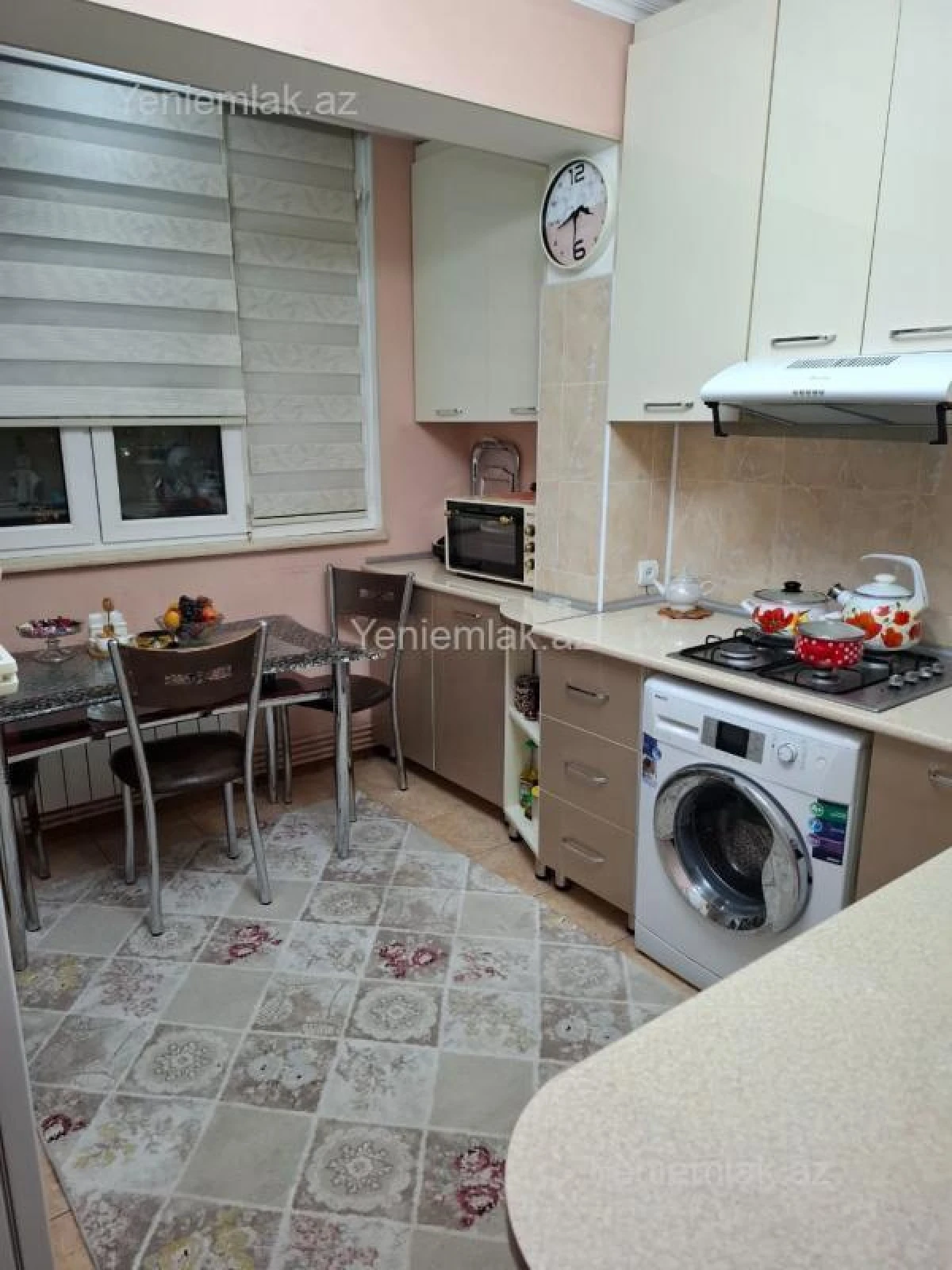 Satılır 2 otaqlı köhnə tikili 55 m²