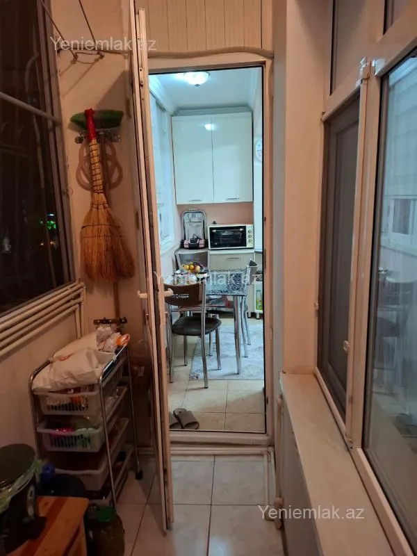 Satılır 2 otaqlı köhnə tikili 55 m²