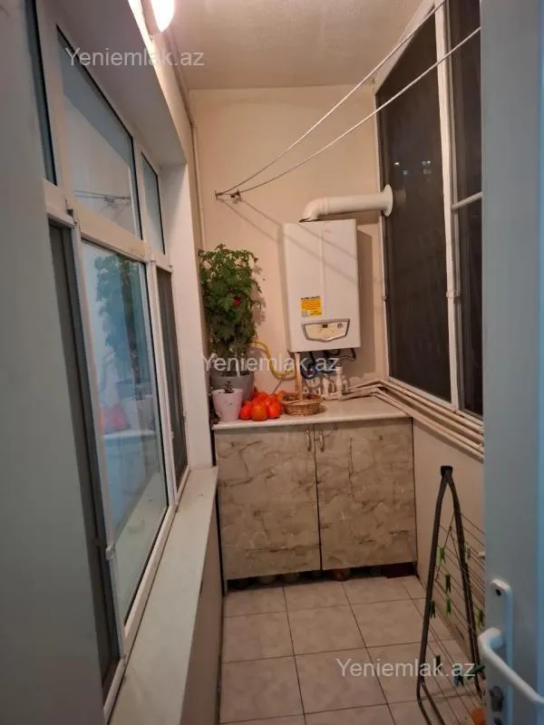 Satılır 2 otaqlı köhnə tikili 55 m²