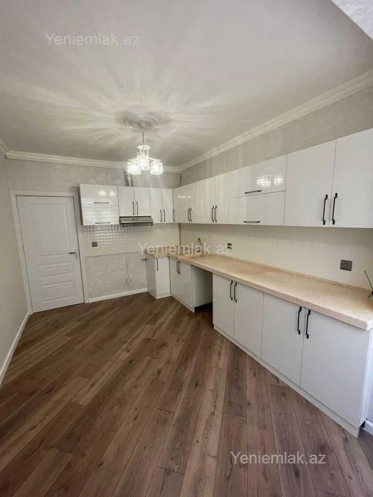 Satılır 2 otaqlı köhnə tikili 70 m²