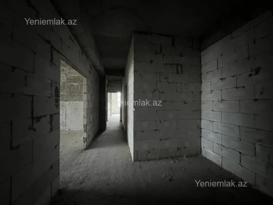 Satılır 4 otaqlı yeni tikili 200 m²