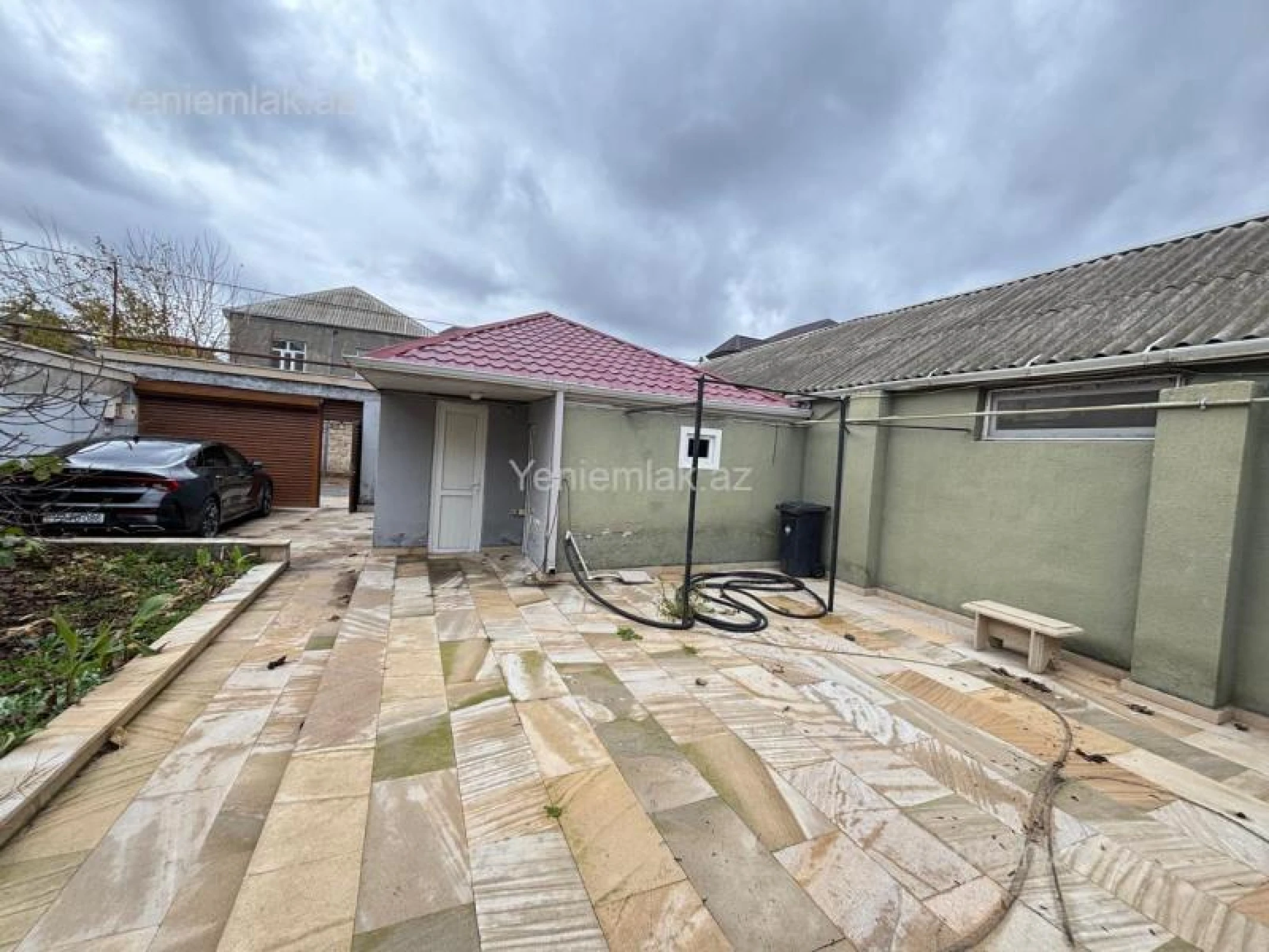 Satılır 4 otaqlı həyət evi 100 m²