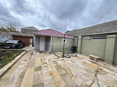 Satılır 4 otaqlı həyət evi 100 m²
