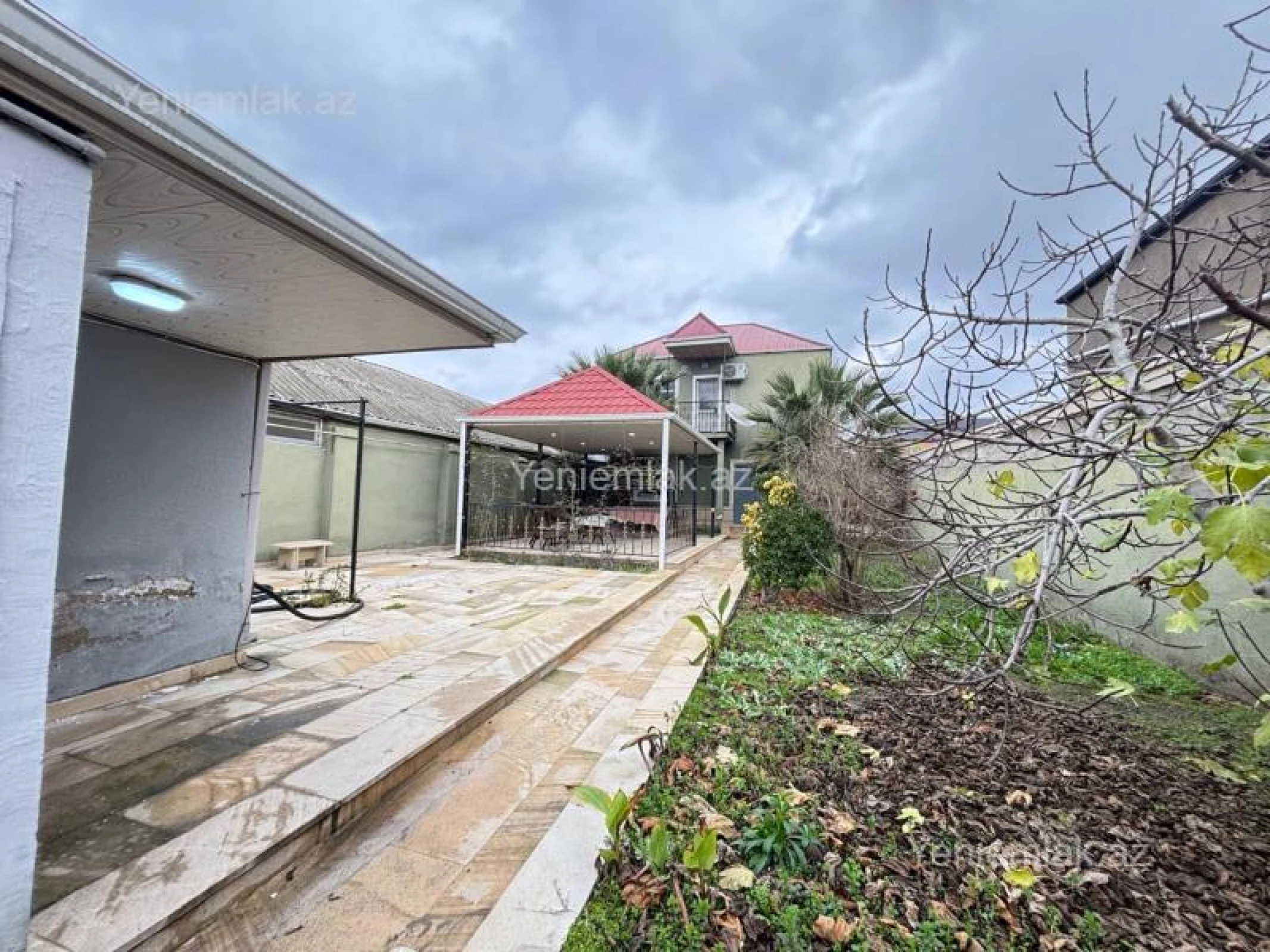 Satılır 4 otaqlı həyət evi 100 m²