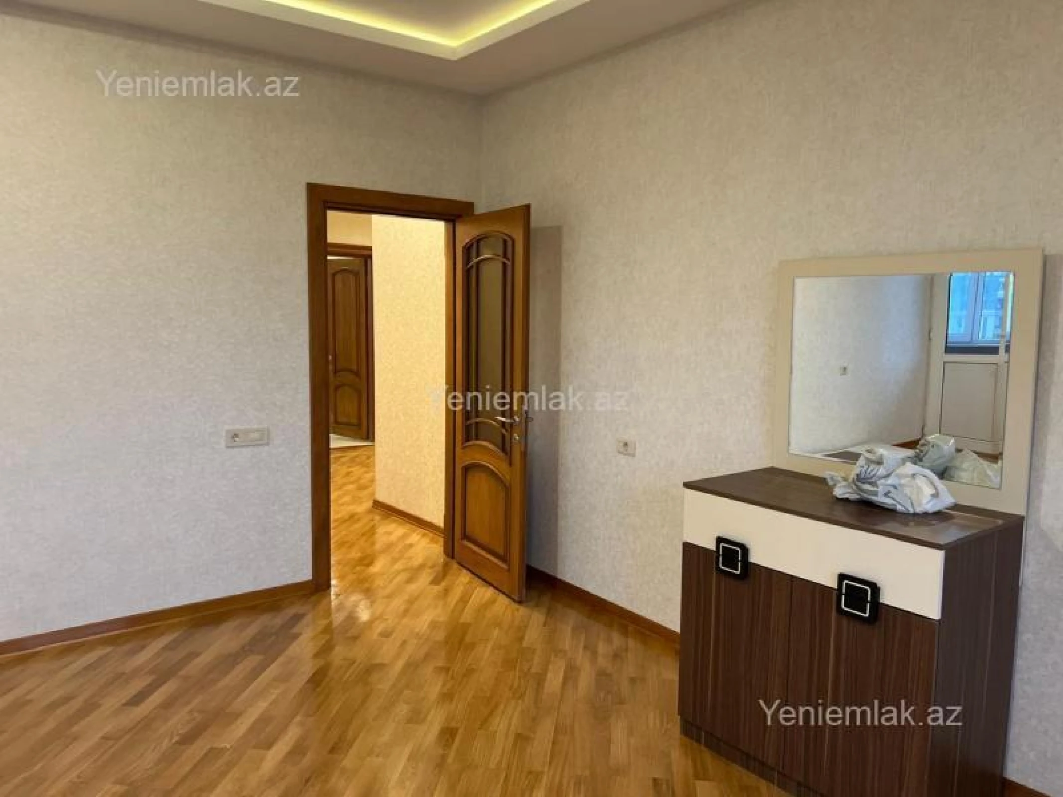 Satılır 2 otaqlı yeni tikili 130 m²