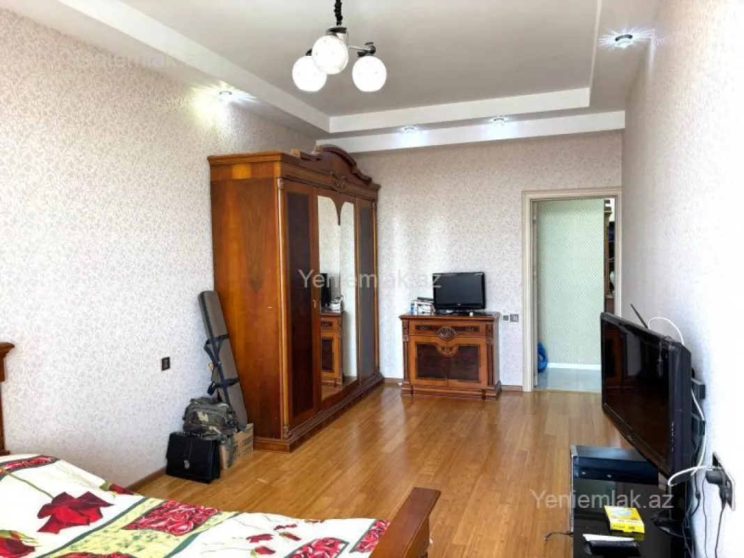 Satılır 4 otaqlı yeni tikili 197 m²
