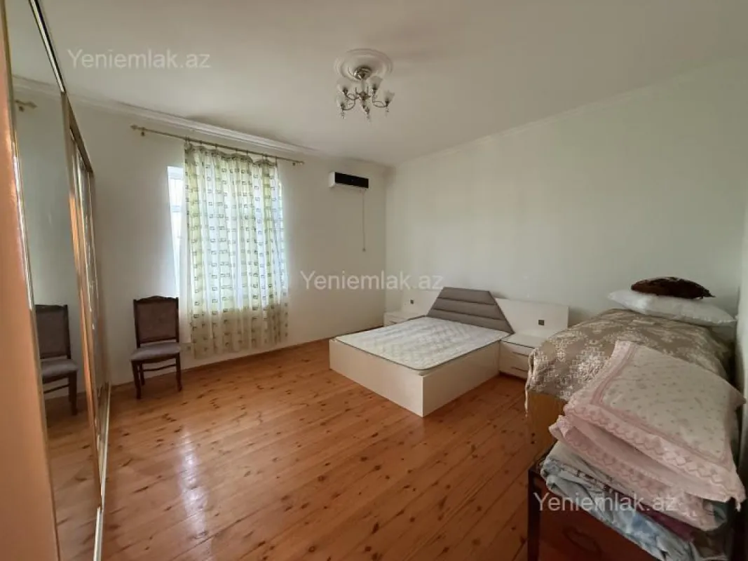 Satılır 7 otaqlı həyət evi 300 m²
