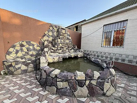 Satılır 7 otaqlı həyət evi 300 m²