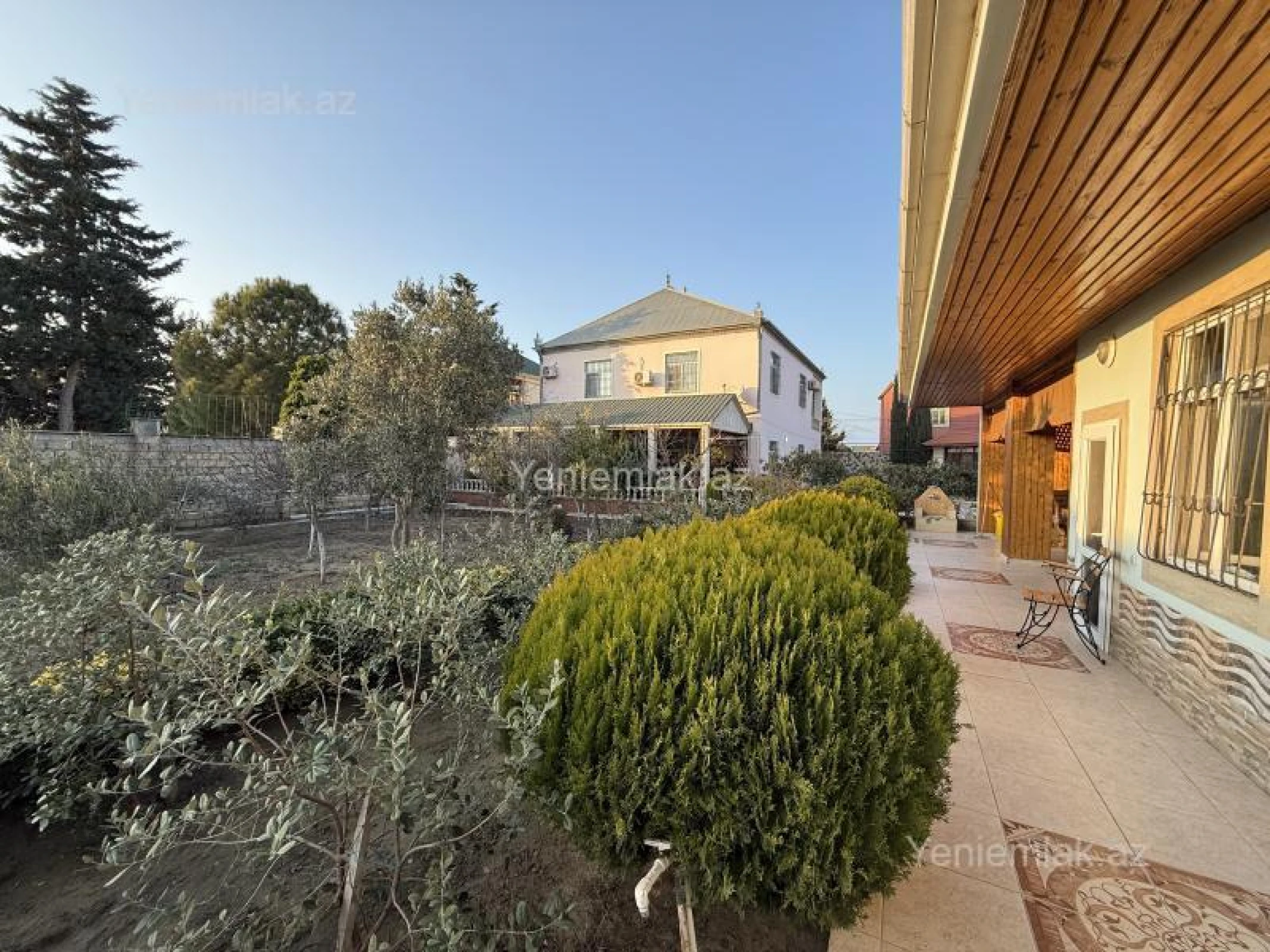 Satılır 7 otaqlı həyət evi 300 m²