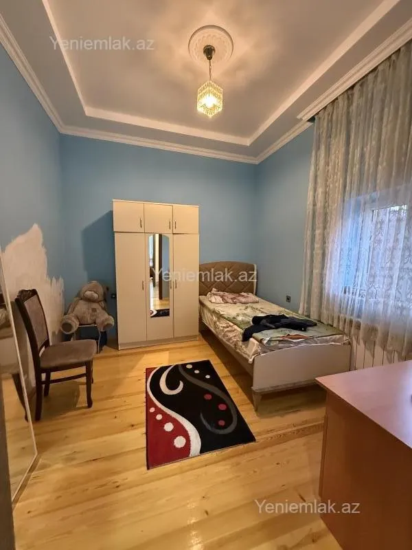 Satılır 7 otaqlı həyət evi 300 m²