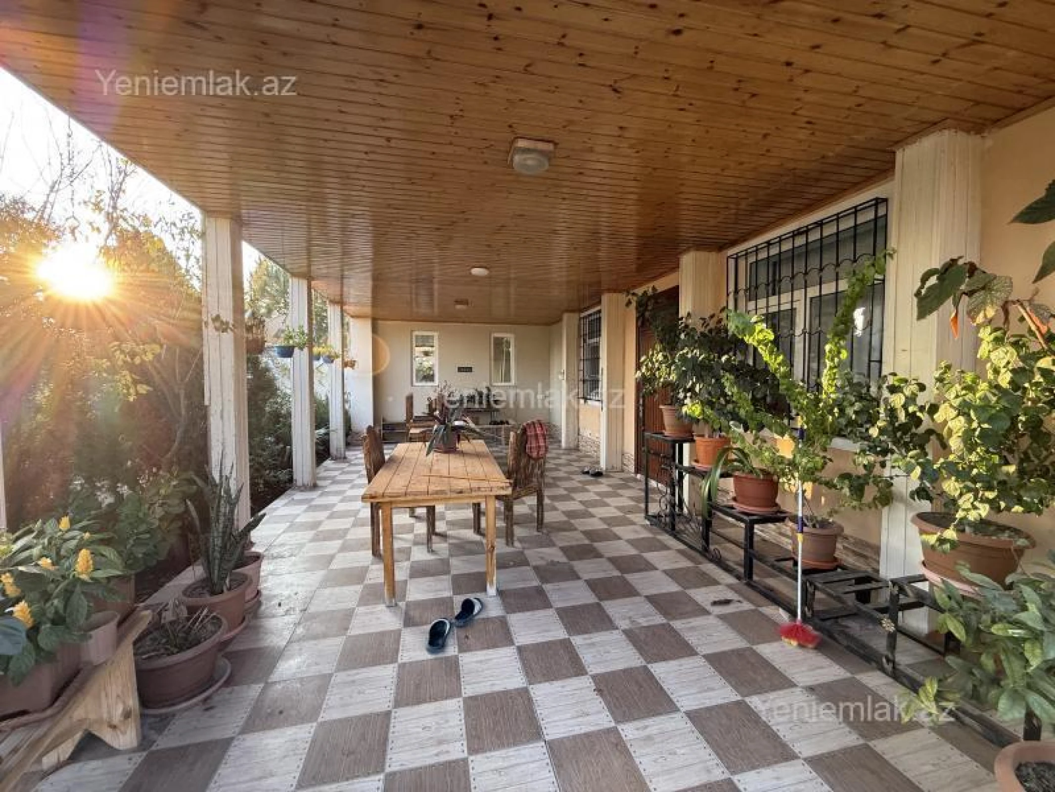 Satılır 7 otaqlı həyət evi 300 m²